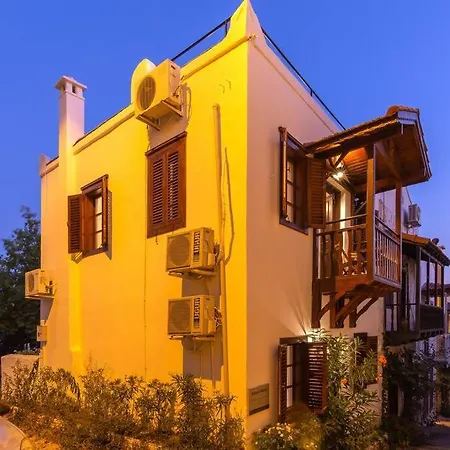 Korsan Minik-pretty Two Bedroom Townhouse In Old Town Vila