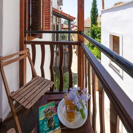 Vila Korsan Minik-pretty Two Bedroom Townhouse In Old Town *