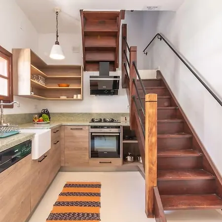 Korsan Minik-pretty Two Bedroom Townhouse In Old Town Vila