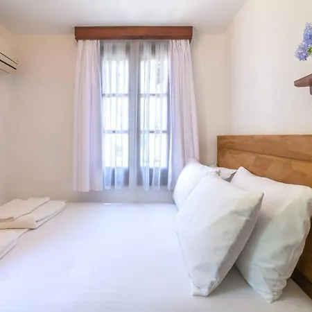 Vila Korsan Minik-pretty Two Bedroom Townhouse In Old Town